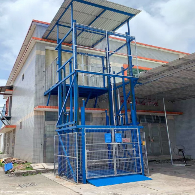 吉林建材厂室外升降货梯安装